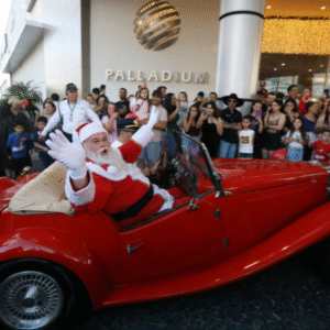 Chegada do Papai Noel marca o início das celebrações natalinas no Palladium PG