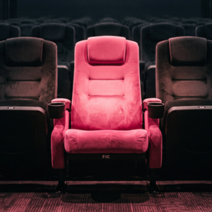 Poltrona Rosa transforma ida ao cinema em gesto de apoio no Palladium Shopping Ponta Grossa